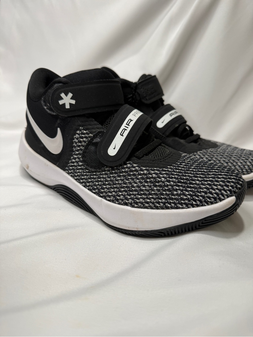Nike Kids Black & White Strap Air Sneakers